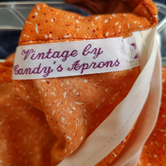 Hand Stitched Half Apron - Vintage by Candy's Aprons - Picture 5 of 5